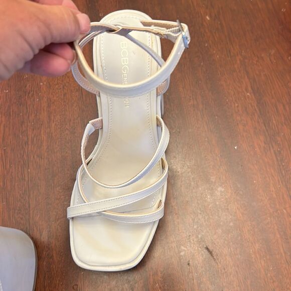 BCBGeneration sand strappy ankle wrap block heel open toed sandals Size 6 NWOT - Picture 3 of 10